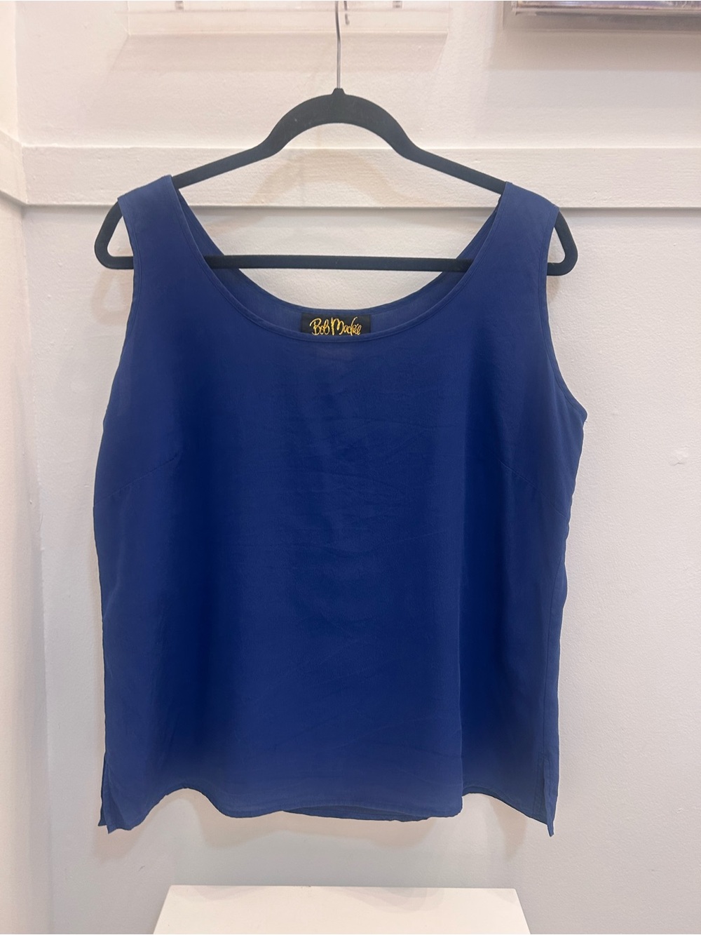 BOB MACKIE Wearable Art 100% Silk Royal Blue Sleeveless Shell Top vintage 90s - Picture 2 of 6
